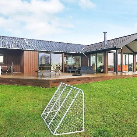 10 Person In Faaborg Holiday home Bojden