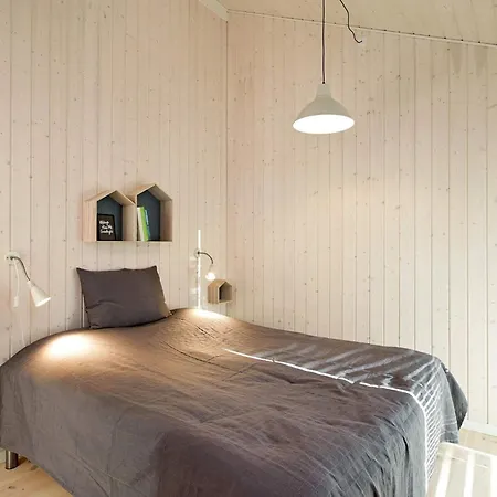 Seaside Retreat With Holiday home *