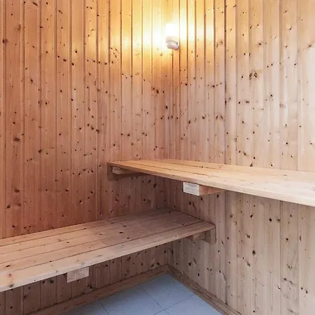 Seaside Retreat With Holiday home *
