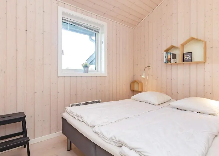 Seaside Retreat With - By Traum *