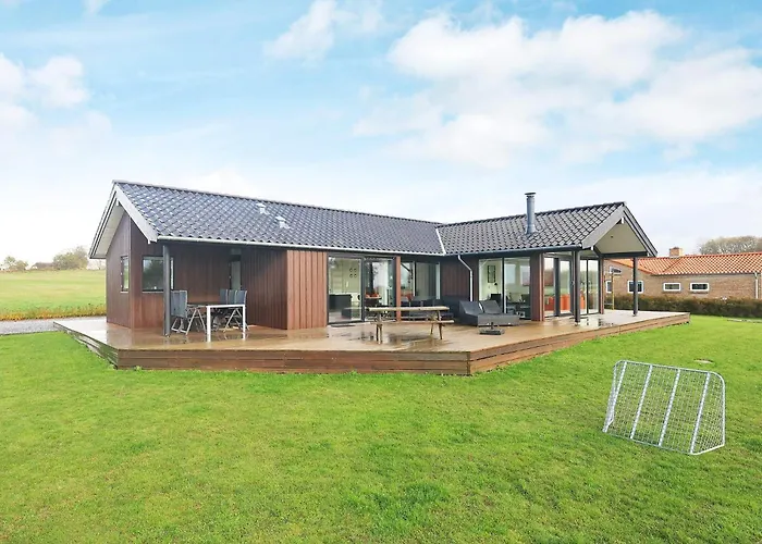 Seaside Retreat With - By Traum Bøjden